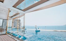 La Vague Hotel